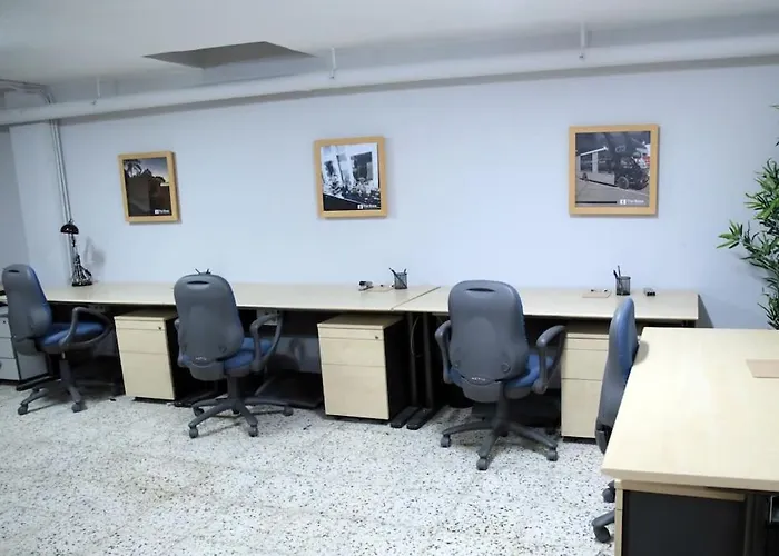 Amplia Casa 5 Habitaciones En Santa Cruz Con Zona Para Trabajar